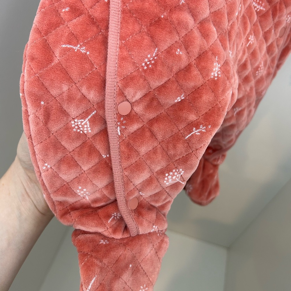 Nordstrom Baby Girls Quilted Coral Winter Footie With Hand Cuffs, 6 months - Picture 8 of 8